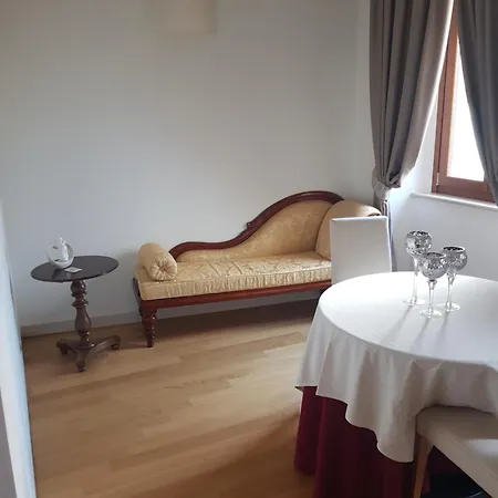 Palazzo Riccucci Hotel