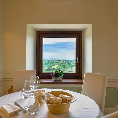 Palazzo Riccucci * Montappone